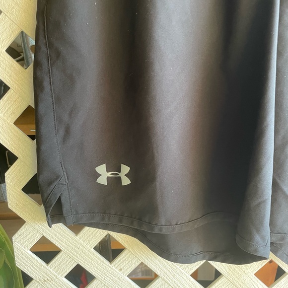 Under Armour running shorts - Picture 2 of 5